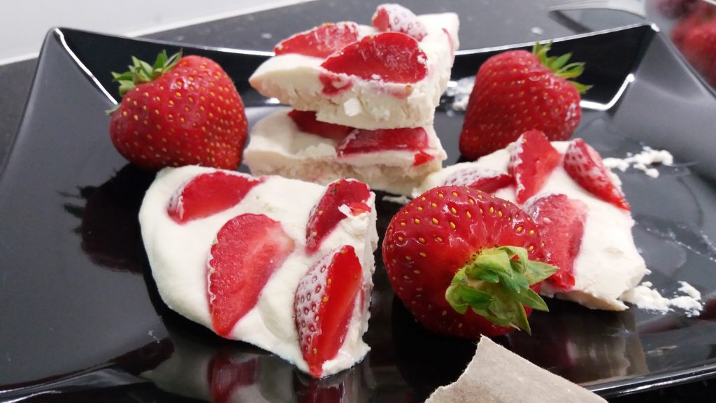 Reseptejä ja treenejä: Proteiinipitoinen Frozen yogurt 