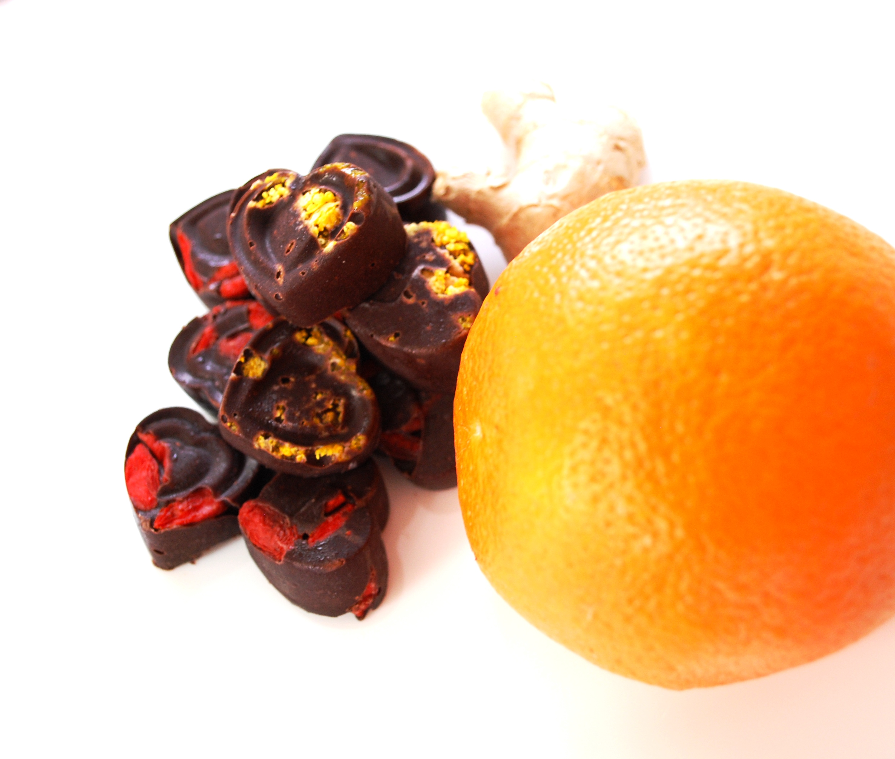 Reseptejä ja treenejä: jouluiset appelsiini-inkivääriraakasuklaat